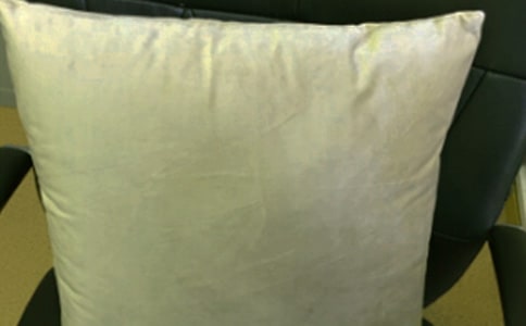 小班健康好玩的抱枕教案