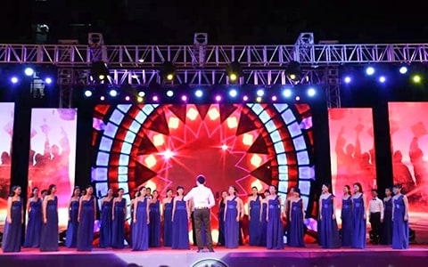 大学生毕业晚会致辞