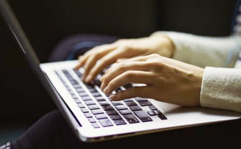 ���Ӿ���Ƹ�ú�ͬ