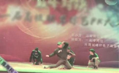 大班美术活动教案反思:时装表演