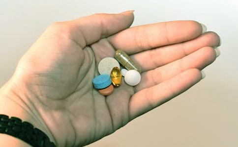 大班吃药安全健康教案