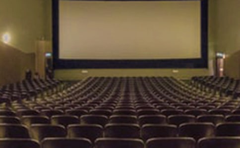 ��ѧ���ж���Ӱ�ۺ������