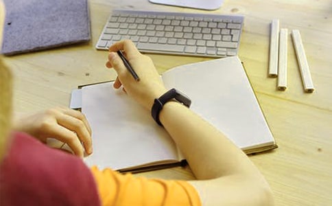 ��̽С�����ж������