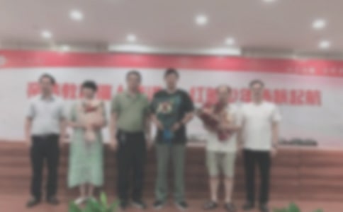 ��ҵ���ͻ�ѧ���´�