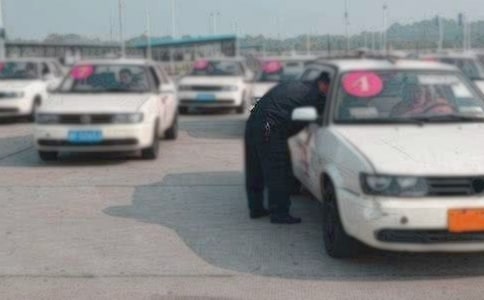 ��У�����ƶ�(ͨ��15ƪ)