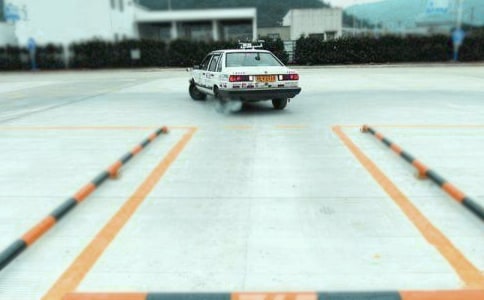 ��У�����ƶ�15ƪ