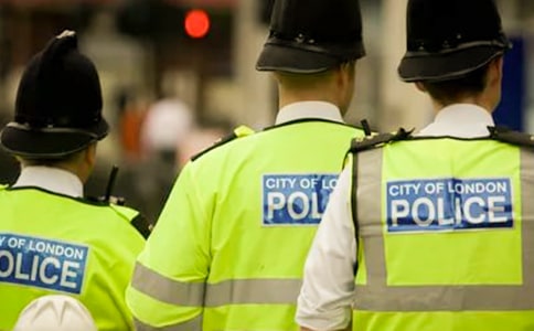 ����ʵ������