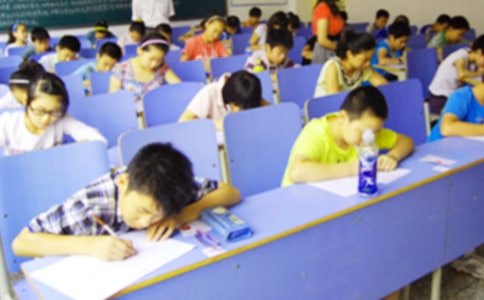 ����ǰ��Ա����ݽ���