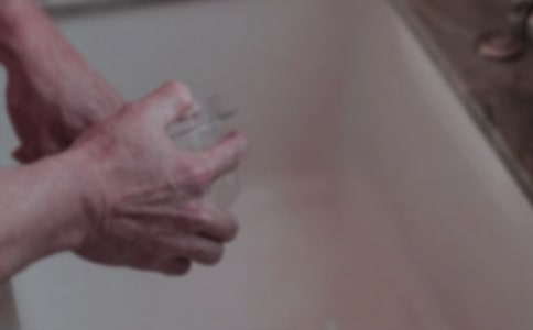 ϴ������ƶ�