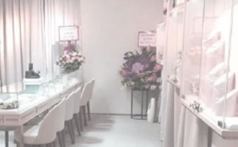 �鱦������ƶ�